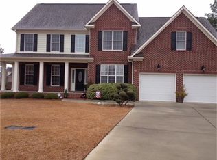 3200 King James Ln, Fayetteville, NC 28306