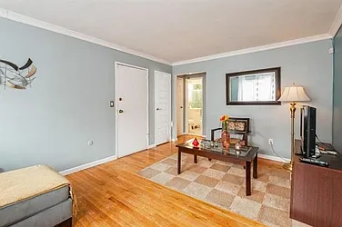 7012 Cottage Avenue, #202