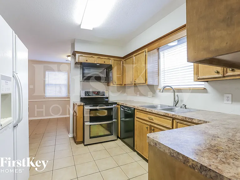 7019 Rosebrook Cir — Photo 6