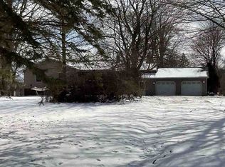 8710 Brookville Rd, Plymouth, MI 48170