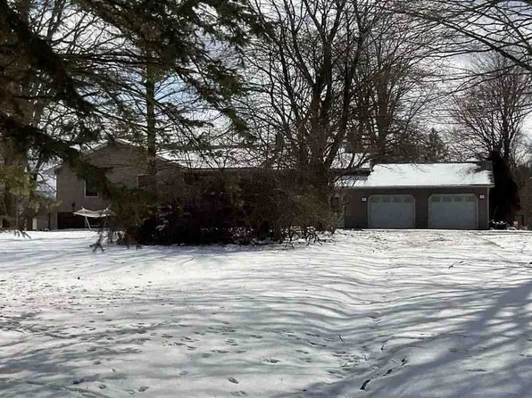 8710 Brookville Rd, Plymouth, MI 48170