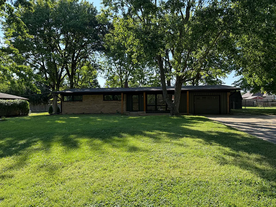 430 Robbins Dr