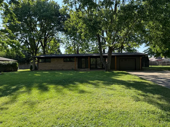 430 Robbins Dr, Greenwood, IN 46142