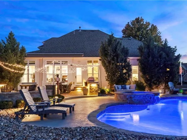 15564 Bradfort Ct, Basehor, KS 66007