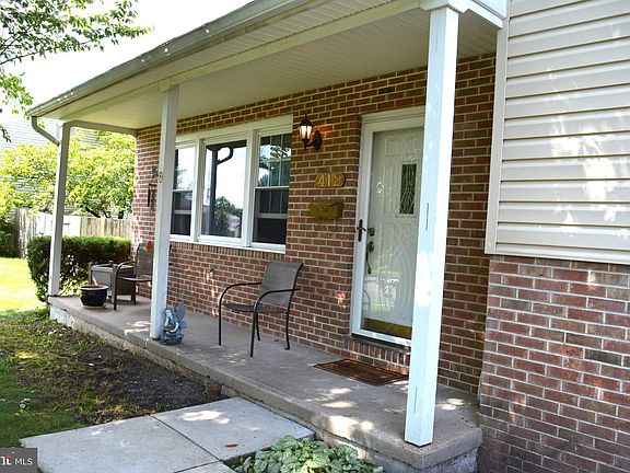 3rd image of 412 Glenwood Dr