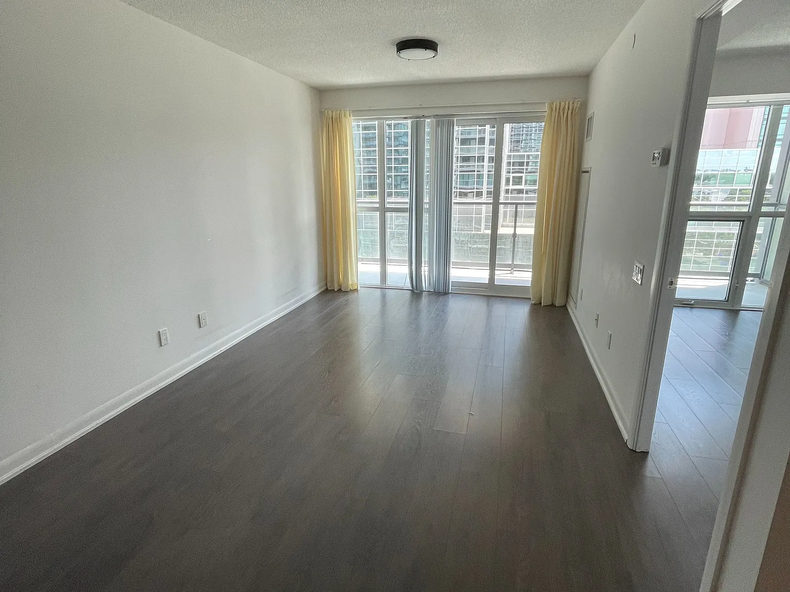 1 bed, $2,400 — Photo 4