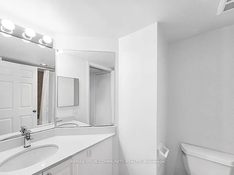 30 Harrison Garden Blvd #911 — Photo 14