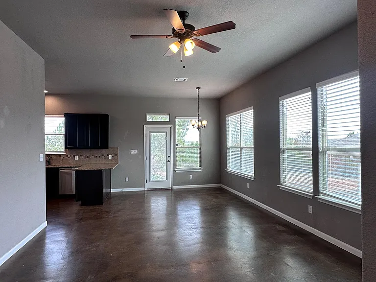 200 Mauna Kea Ln #B — Photo 3