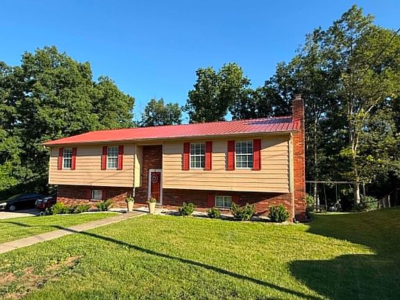 2nd image of 3740 Evergreen Dr