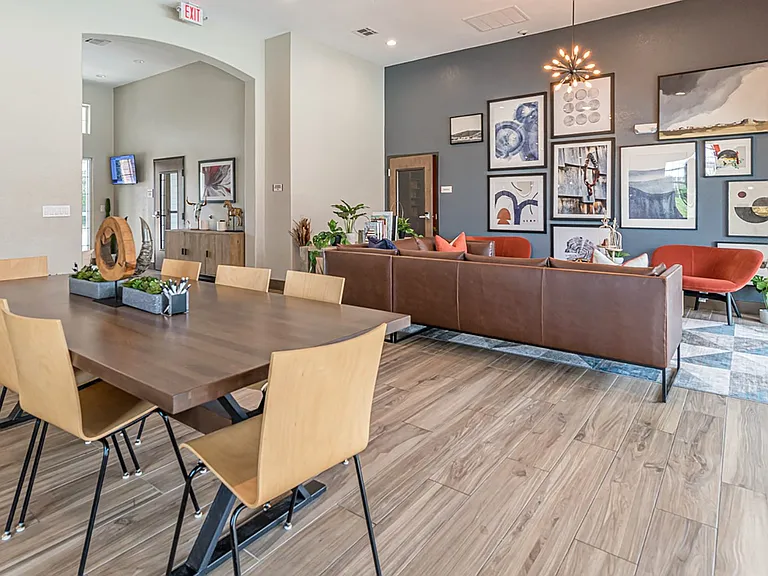 Vermillion Apartments — Photo 4