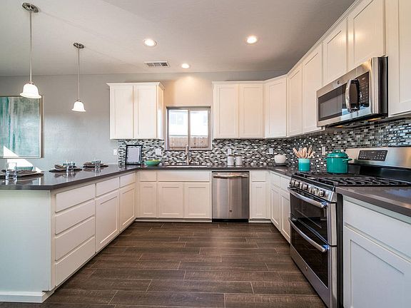 5th image of 1027 E Seeger Avenue