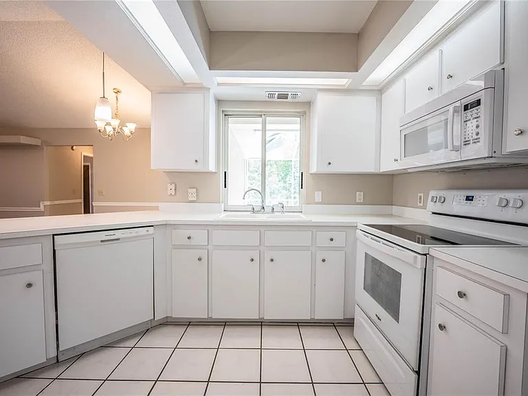 2326 Deerbrook Dr — Photo 20