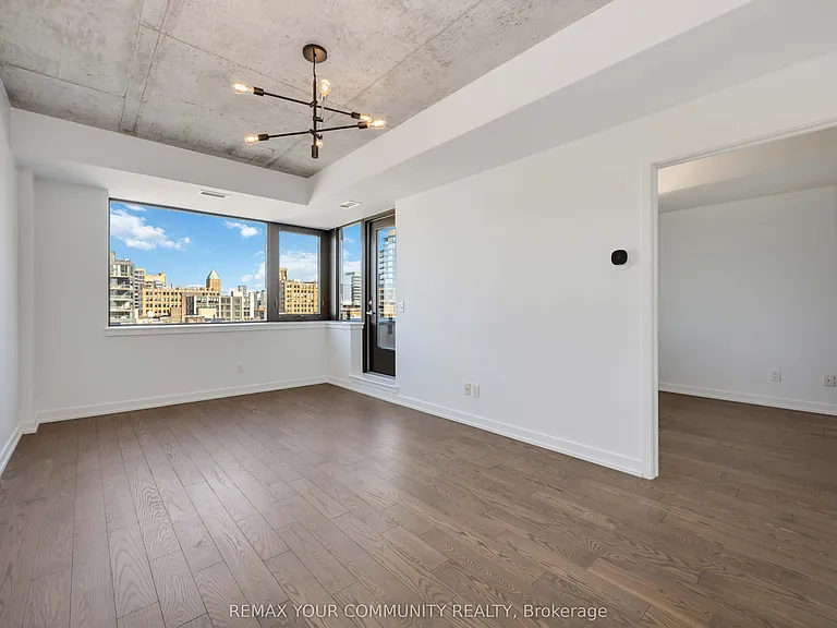 400 Wellington St W #1003 — Photo 10