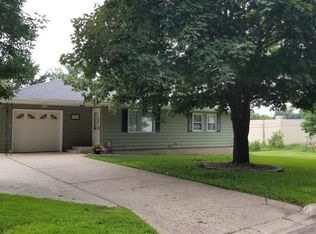 1300 Crestview Rd, Albert Lea, MN 56007