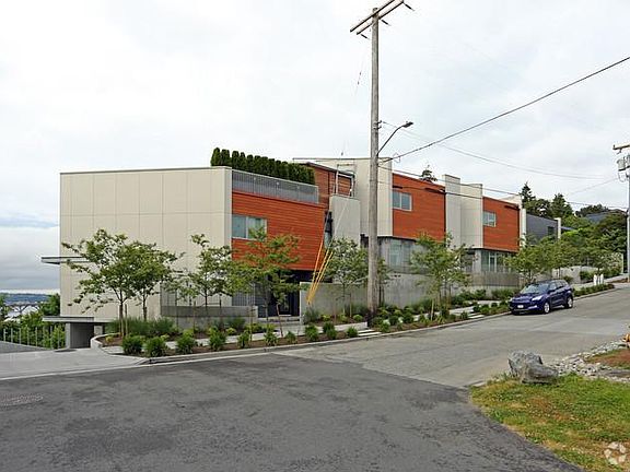 2nd image of 2311 W Newton St APT 104