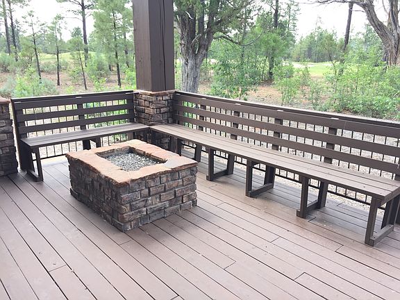 Gas fire pit
