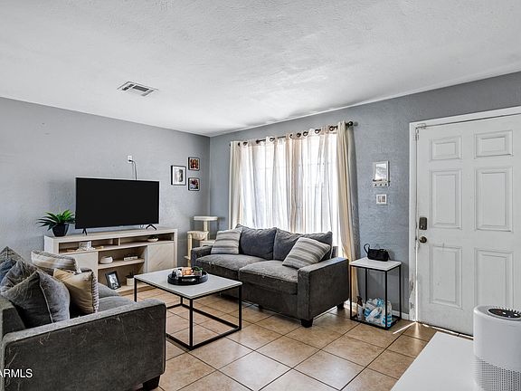 4th image of 3714 W SHERIDAN Street