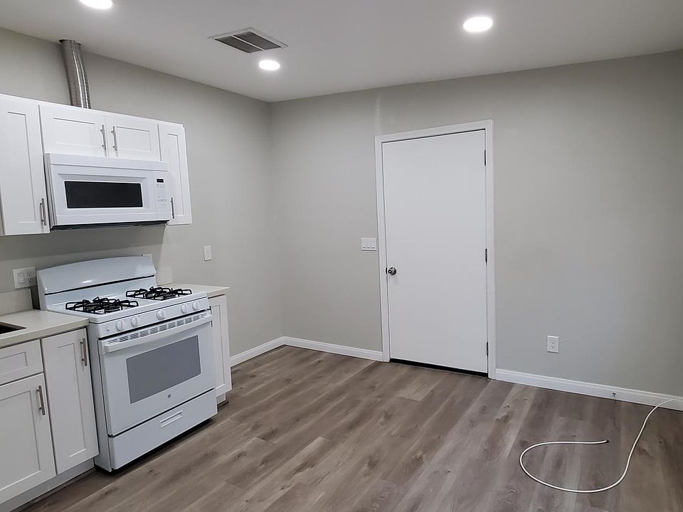 1st image of 21629 Cottonwood Ave #5