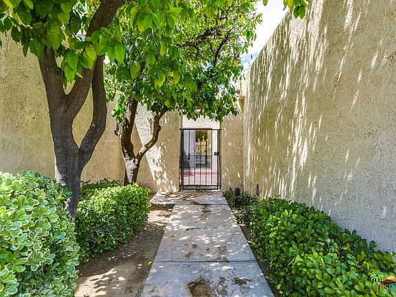 4th image of 620 Violeta Dr