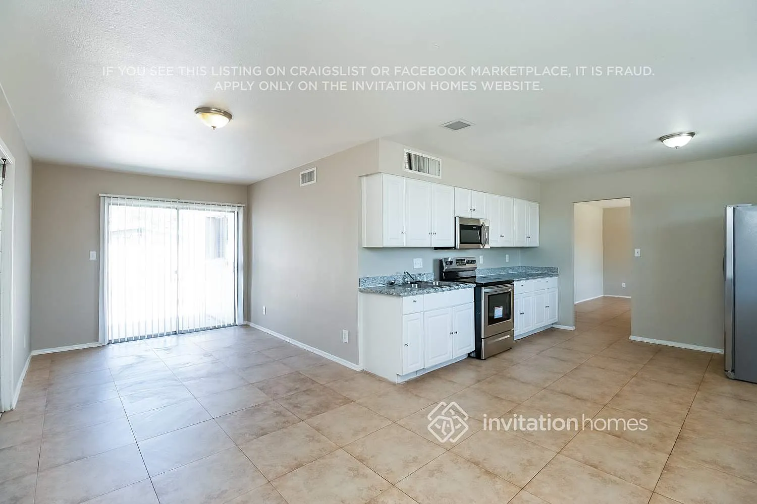 2208 N 48th Dr Phoenix, AZ 85035 — Photo 4
