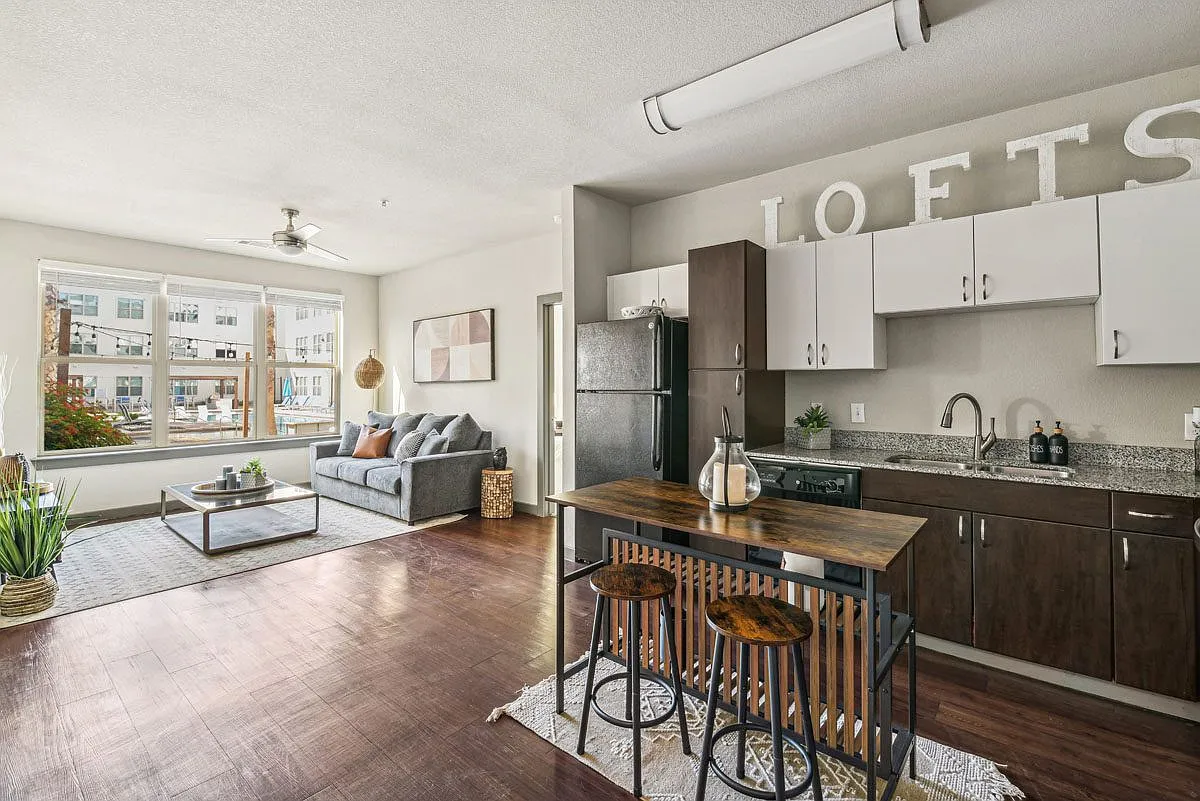 Lofts on Main — Photo 3