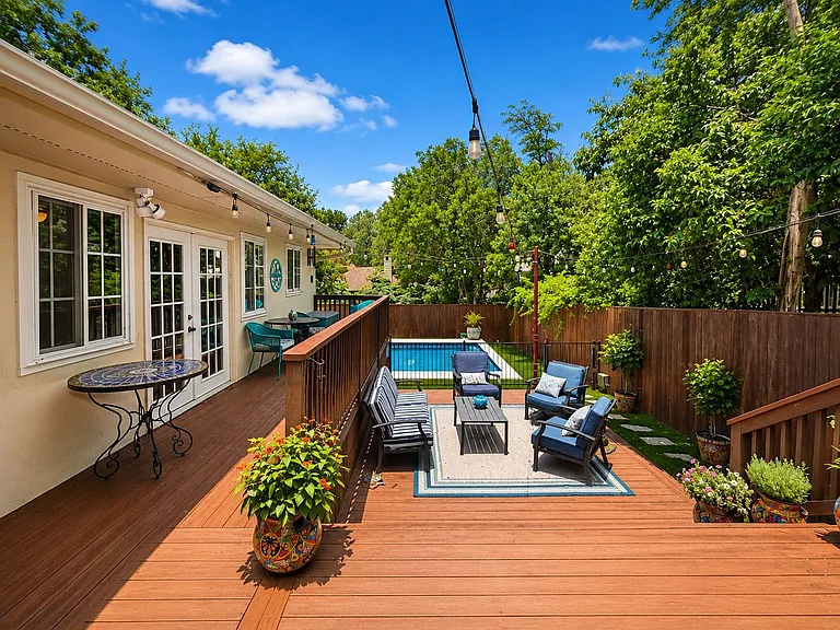 109 Zambrano Rd — Photo 36