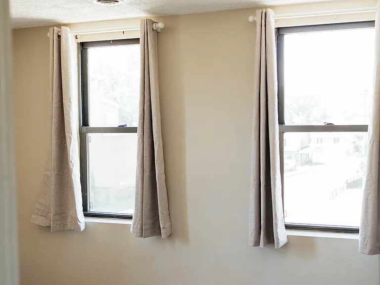 105 E 3rd St #3 — Photo 22