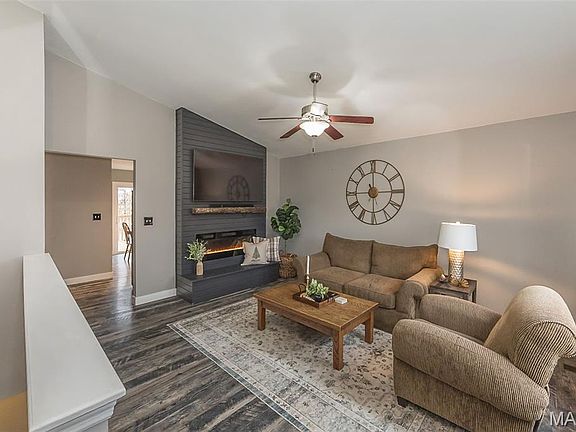 4th image of 212 Gentle Pine Ln