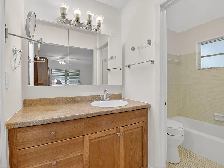 172 High Point Ter W #D — Photo 18