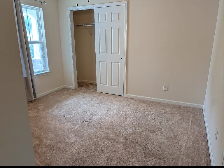 692 Pickering Dr — Photo 6