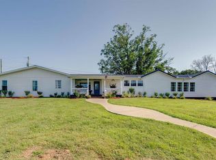 1411 Johnson St, Burns, TN 37029