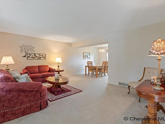 5th image of 610 Shaun Ave