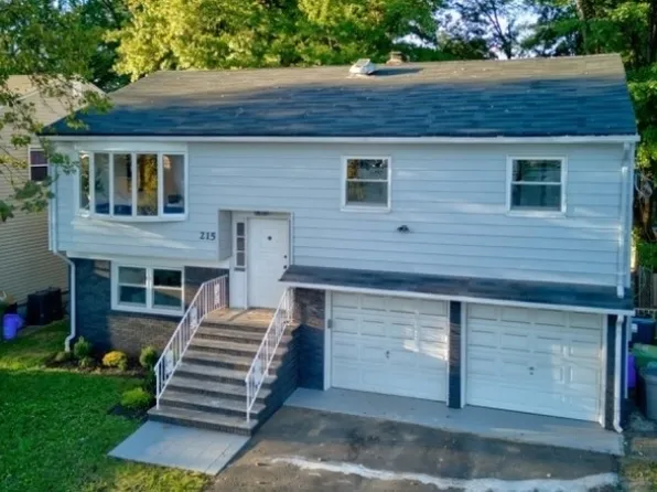 215 E 10Th Ave, Roselle Boro, NJ 07203