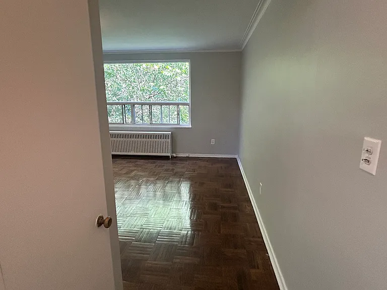 1299 Bayview Ave #18 — Photo 6