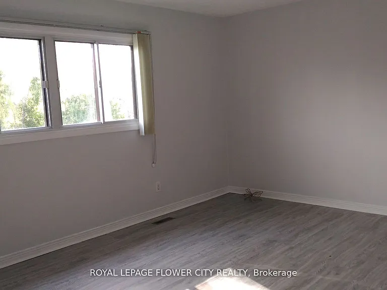118 Sexton Cres — Photo 6
