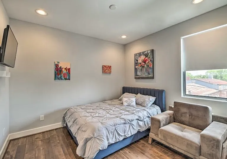 2403C Everett St #C — Photo 17