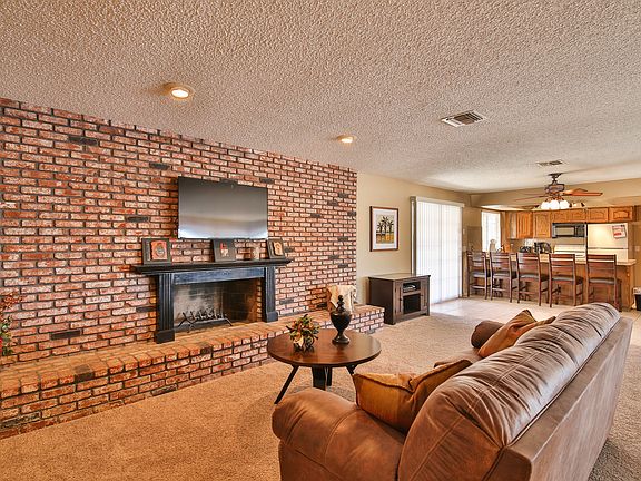 3rd image of 2941 E Serene Ave