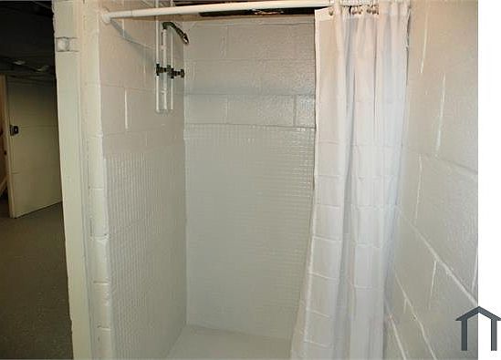 4th image of 24080 Glenbrook Blvd