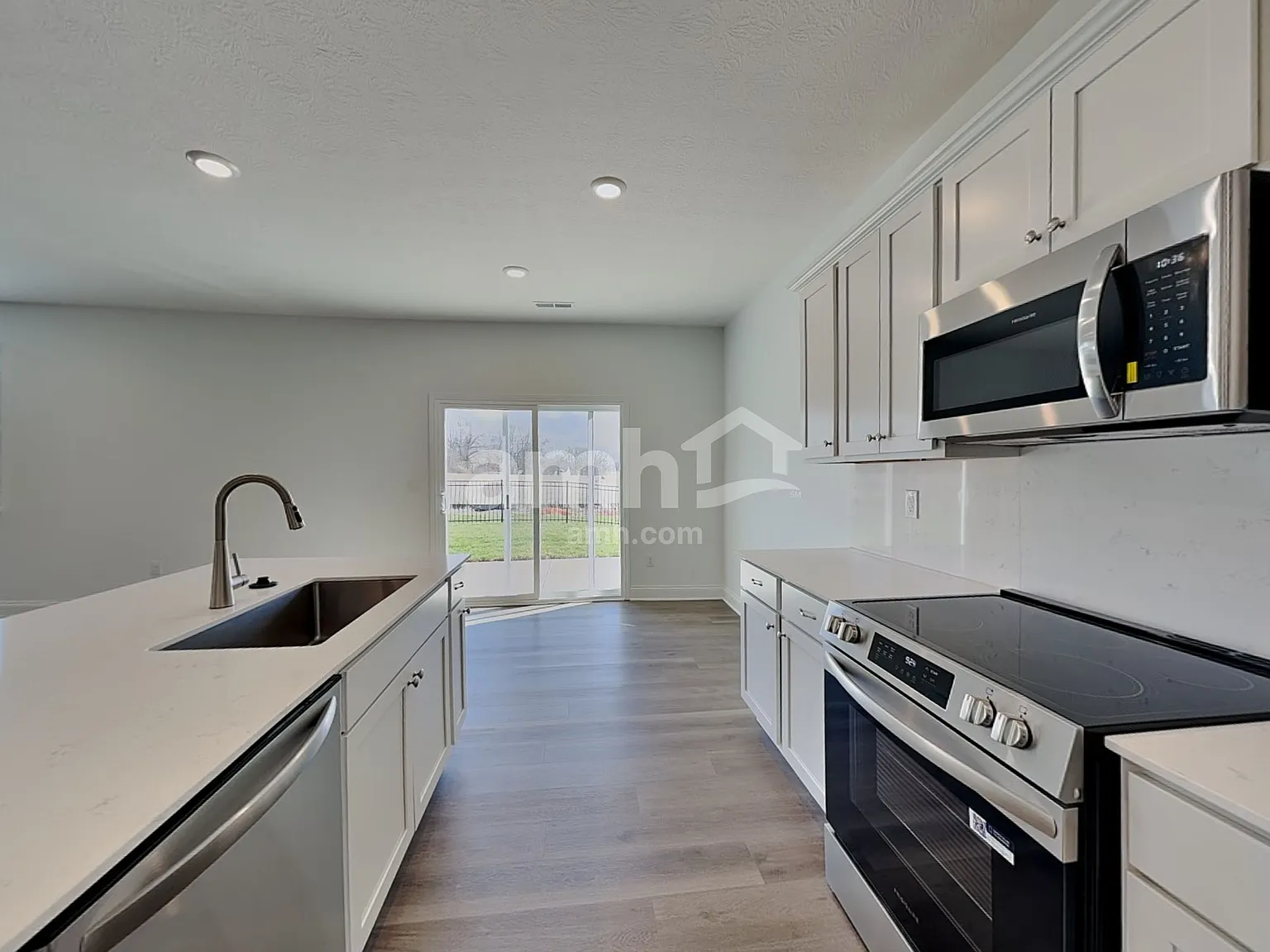 4 bed, 2.5 bath, 2293 sqft, $2,725 — Photo 4
