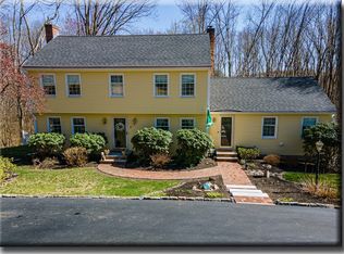 17 Donovan Dr, West Newbury, MA 01985