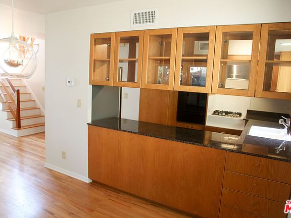 4th image of 1745 N Beverly Glen Blvd