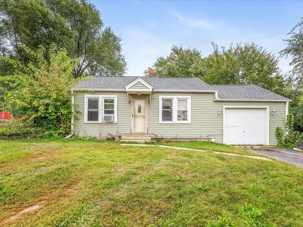 151 Winona Dr, Machesney Park, IL 61115
