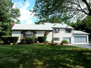 10 James Dr, Waterford, NY 12188