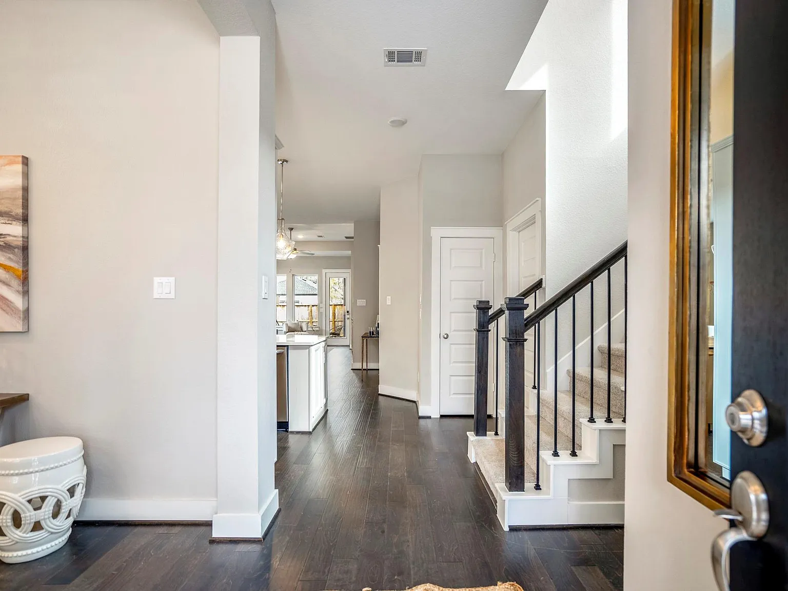 4 bed, 3.5 bath, 2416 sqft, $2,950 — Photo 3