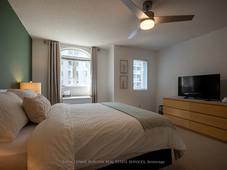 7 Trent Ave — Photo 22