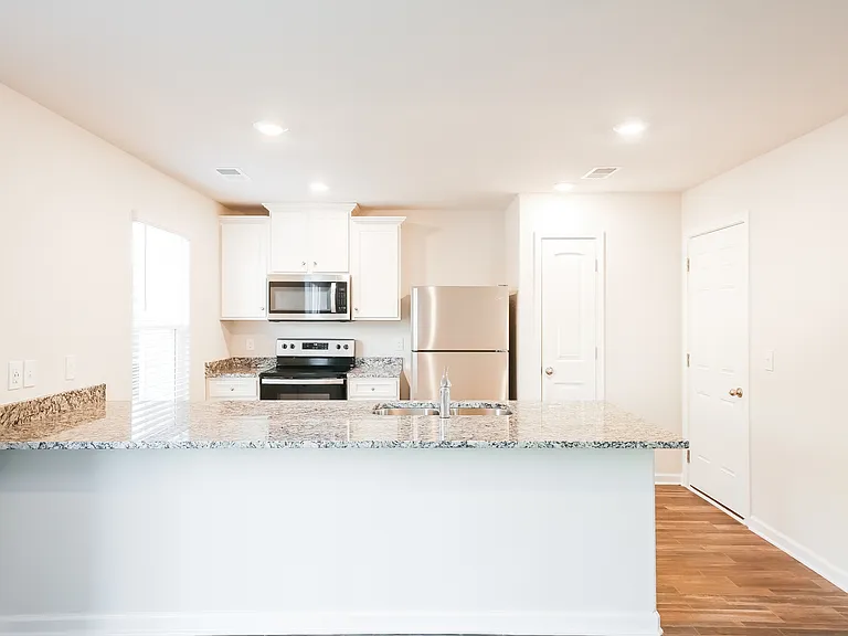 2149 Southlea Dr — Photo 8