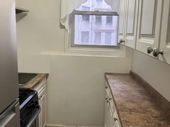 9801 Shore Road image 3 of 9