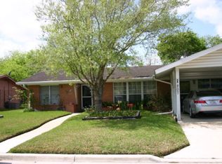 207 Bonham St, Port Lavaca, TX 77979