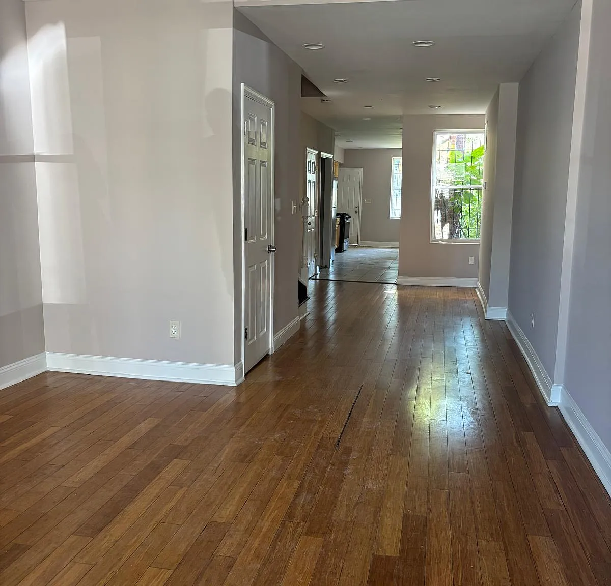 1925 Oakhill Avenue - 1 — Photo 3