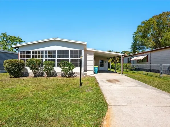 1122 Sabal Palm Ln, Barefoot Bay, FL 32976